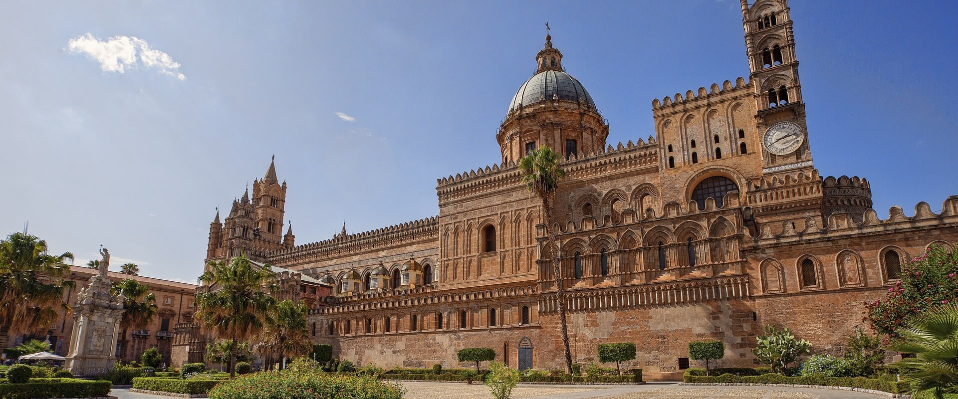 Immerse yourself in the beauty of cities.
